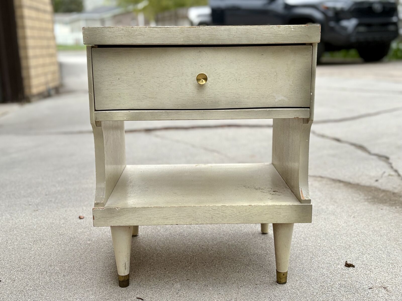 Vintage Mid Century Modern. Nighstand w drawer. Lots of storage and display space. Atomic era MCM
