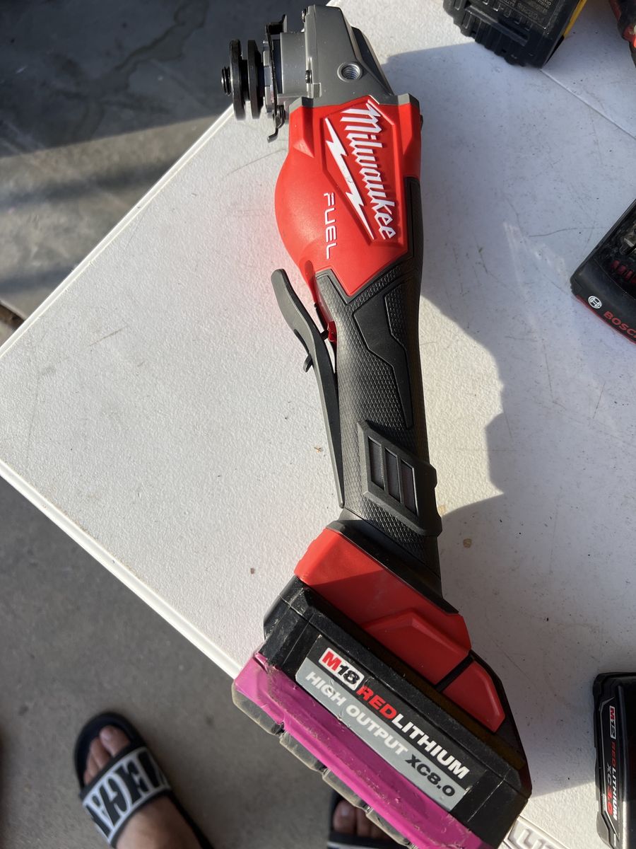 Milwaukee FUEL M18 Cordless Angle Grinder Tool RedLithium High Output XC8.0 Battery