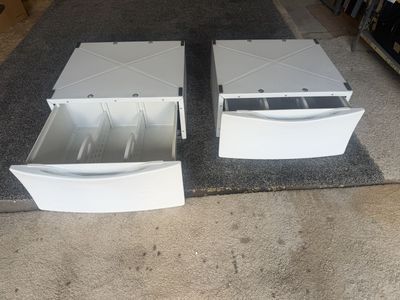 Pair of Whirlpool Duet White Laundry Pedestals with Storage Drawers for Washer/Dryer-
