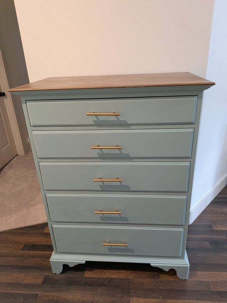 Light blue 5 drawer dresser
