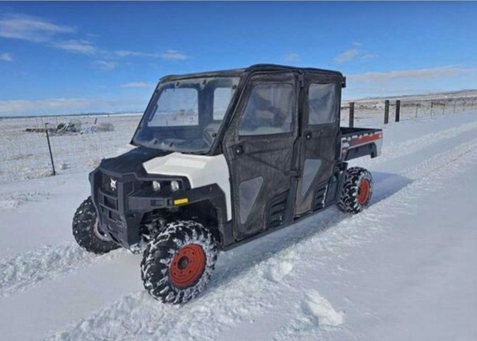 Bobcat Crew Cab Utility Vehicle UTV Side by Side with Enclosure