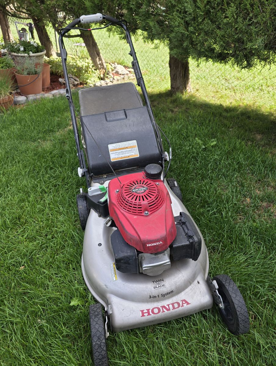 Honda 3-in-1 System Twin Blade Lawn Mower Used Good Condition