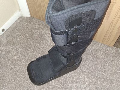 Medium ankle boot and soft boot