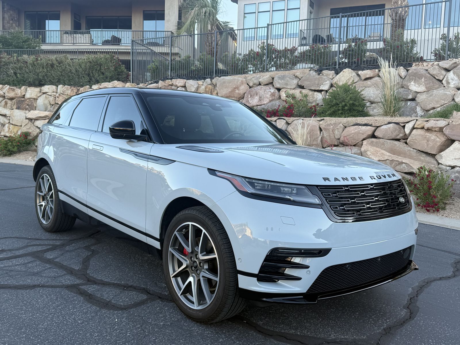 2024 Land Rover Range Rover Velar P250 Dynamic SE