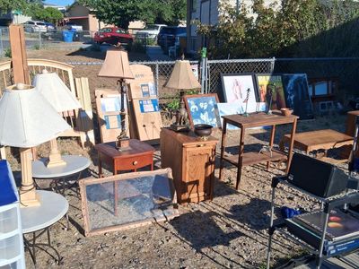 SUNDAY YARD SALE