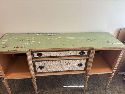Cabinet/TV Stand