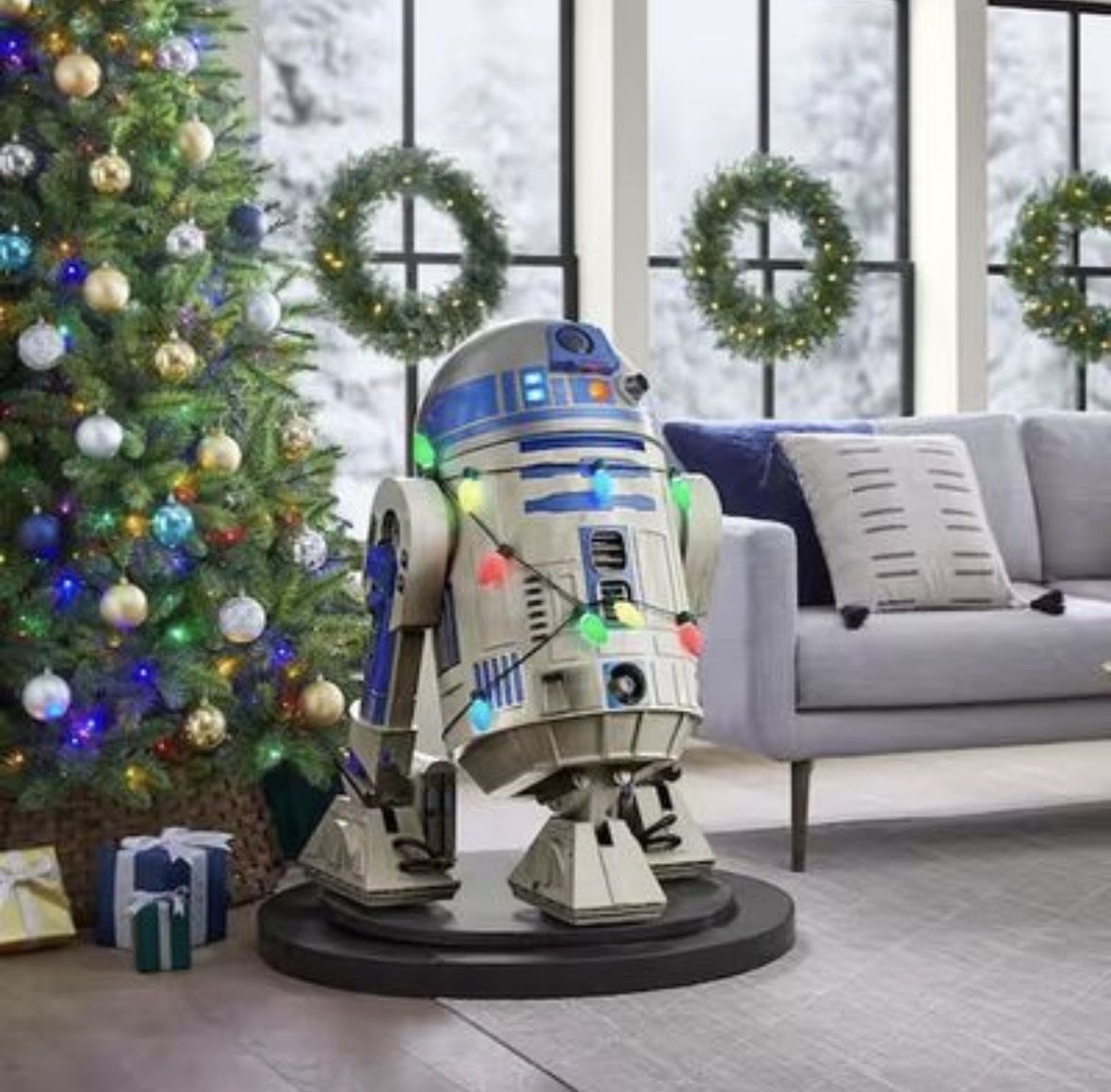 3.5 FT Animated LED R2-D2 (Home Depot)