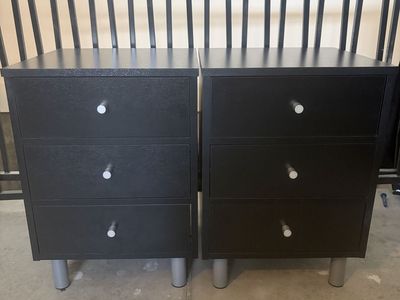 Set of 2 Black 3-Drawer Nightstands with Silver Knobs and Legs