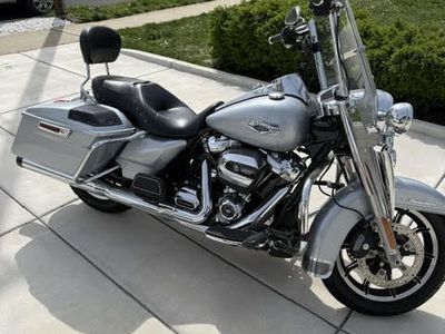 2019 Harley Davidson Road King (Model: FLHR) w/ Upgraded 14" Handlebars and Saddlebag Speakers w/ Rockford Fosgate Amp