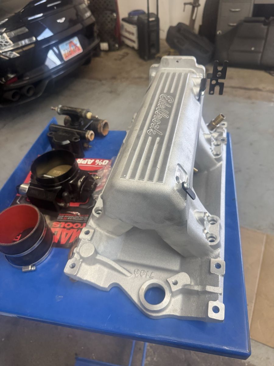 Edelbrock L31 Intake Manifold