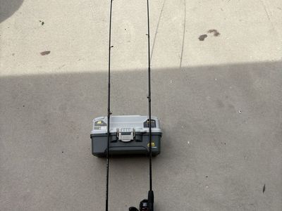 ZEBCO 202 Fishing Rods and Tackle box 25$