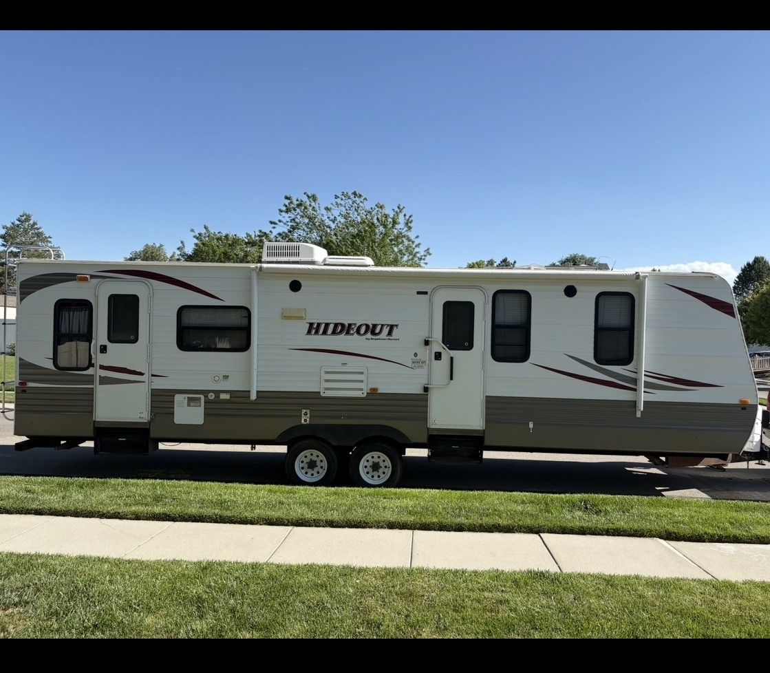 2011 Keystone Trailer