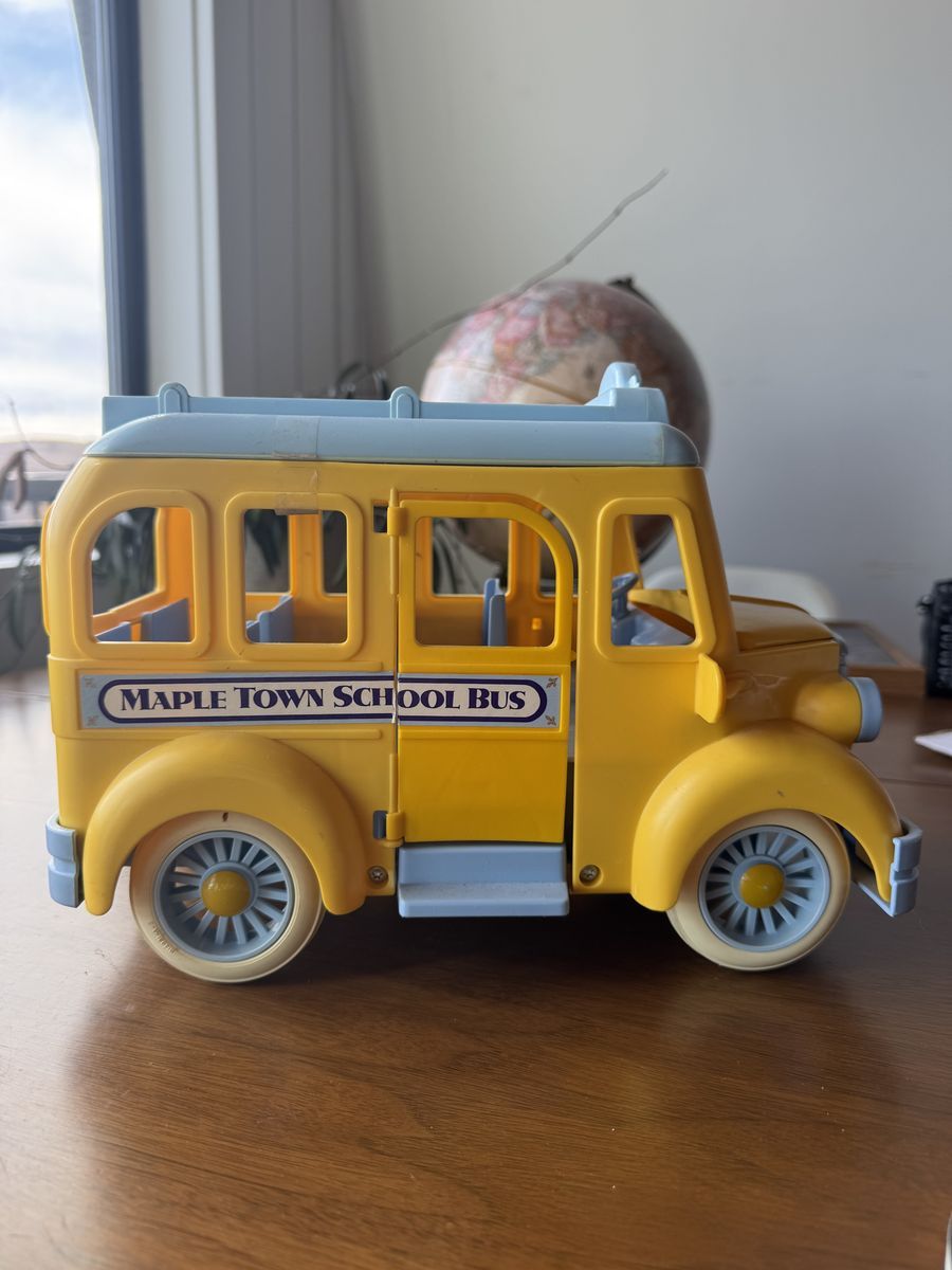 Maple Town School Bus 