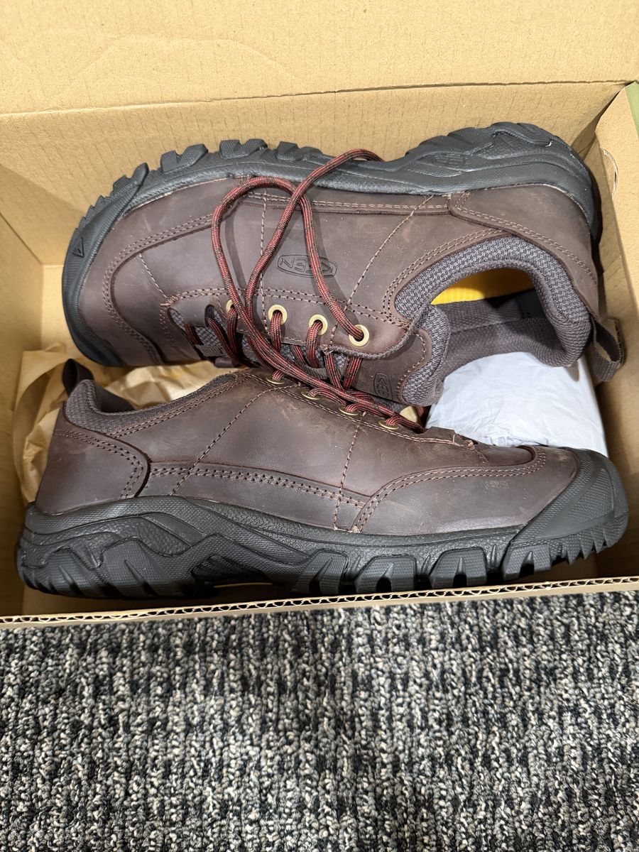 BNIB KEEN Men's Targhee III Oxford Shoe, size 8 or 8.5,, Dark Earth/Mulch, 1022513