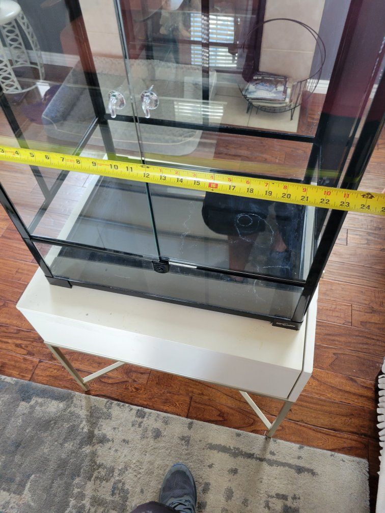 Main image 3