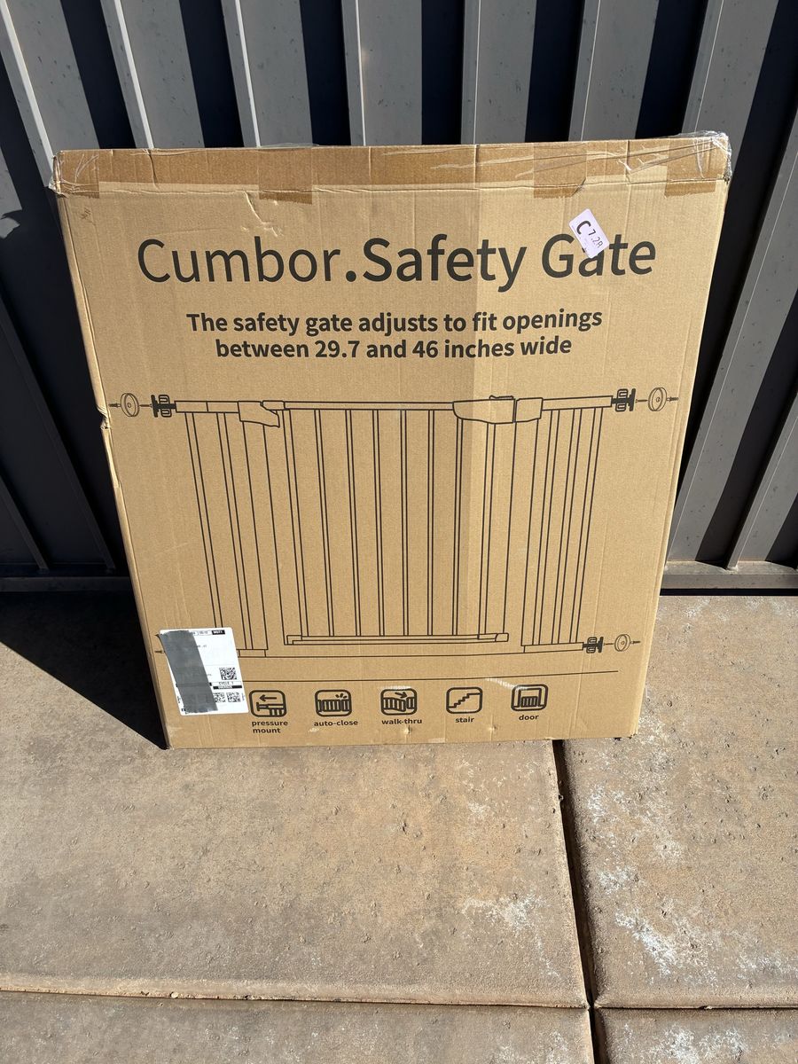 Baby Gate Never Used