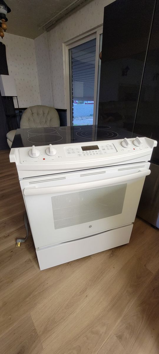 Smooth Top Electric Stove