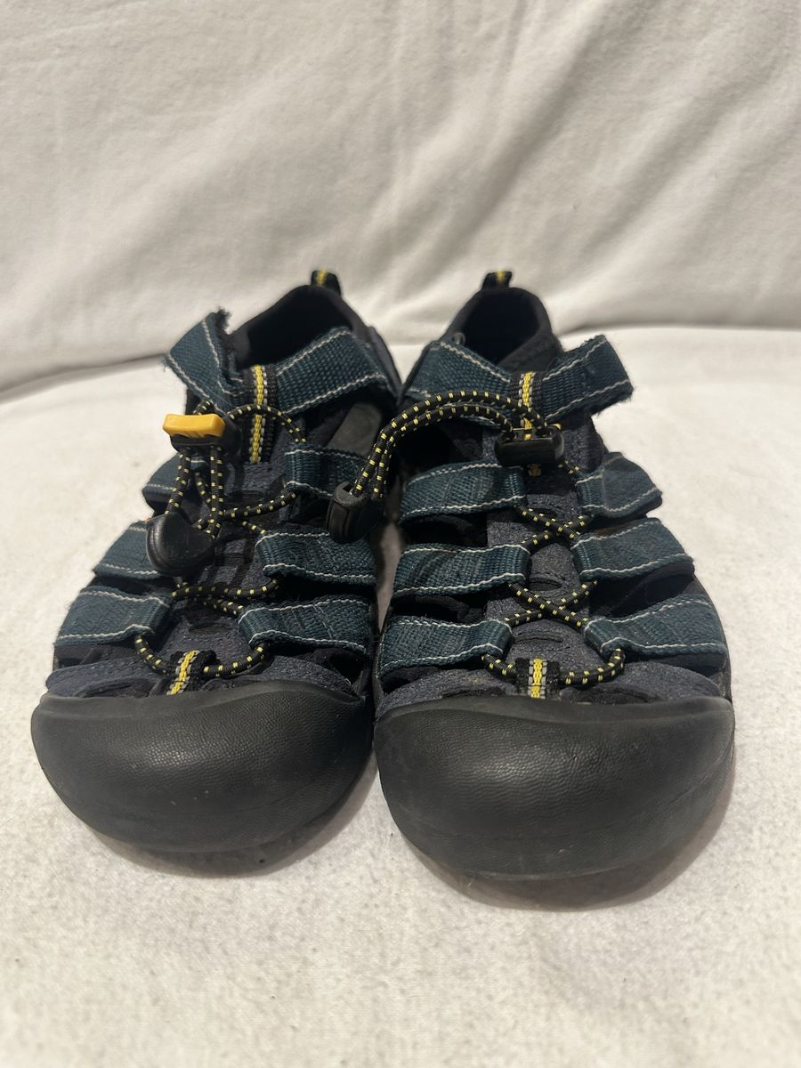 Keen youth, size 3, navy blue waterproof, hiking sandals