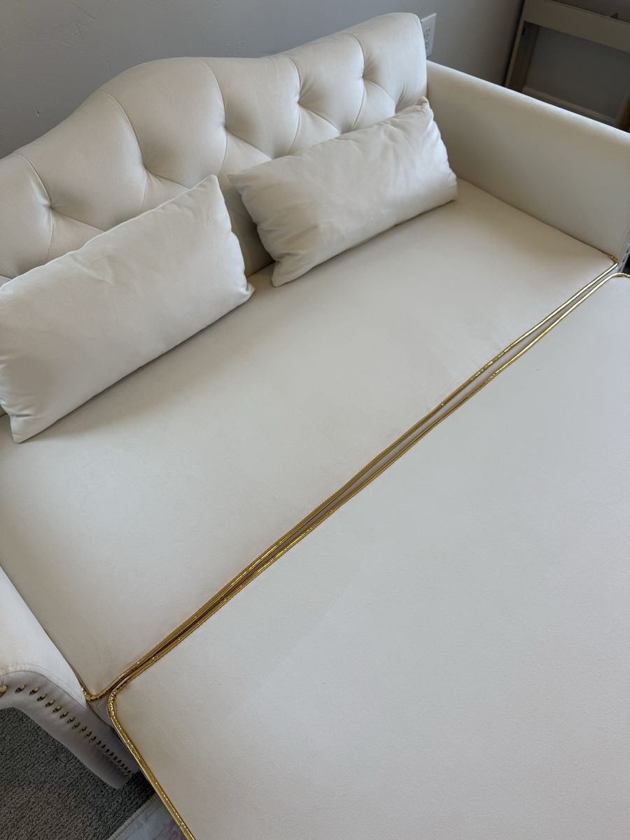 Main image 4