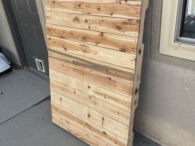 Wood Pallet - New Condition, Versatile DIY Project Material