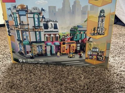 LEGO Creator 3-in-1 Main Street Set 31141 - 1459 pcs - Build 3 Different Models triple the fun!