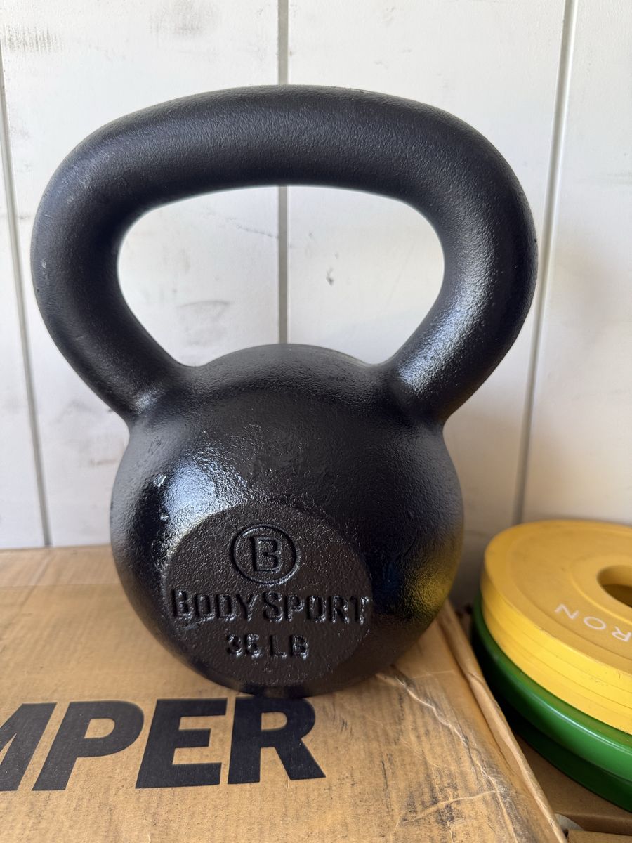 New 35 Pound Kettlebell 16kg
