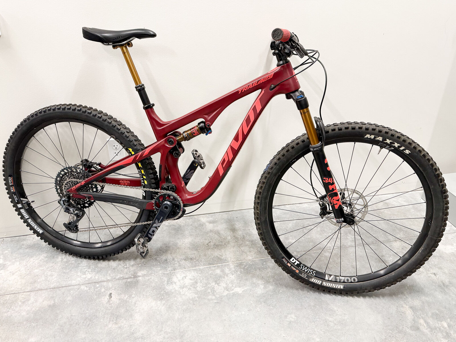 2019 Pivot Trail 429 Pro X01 MTB - Medium Frame (fits 5'6 to 5'10)