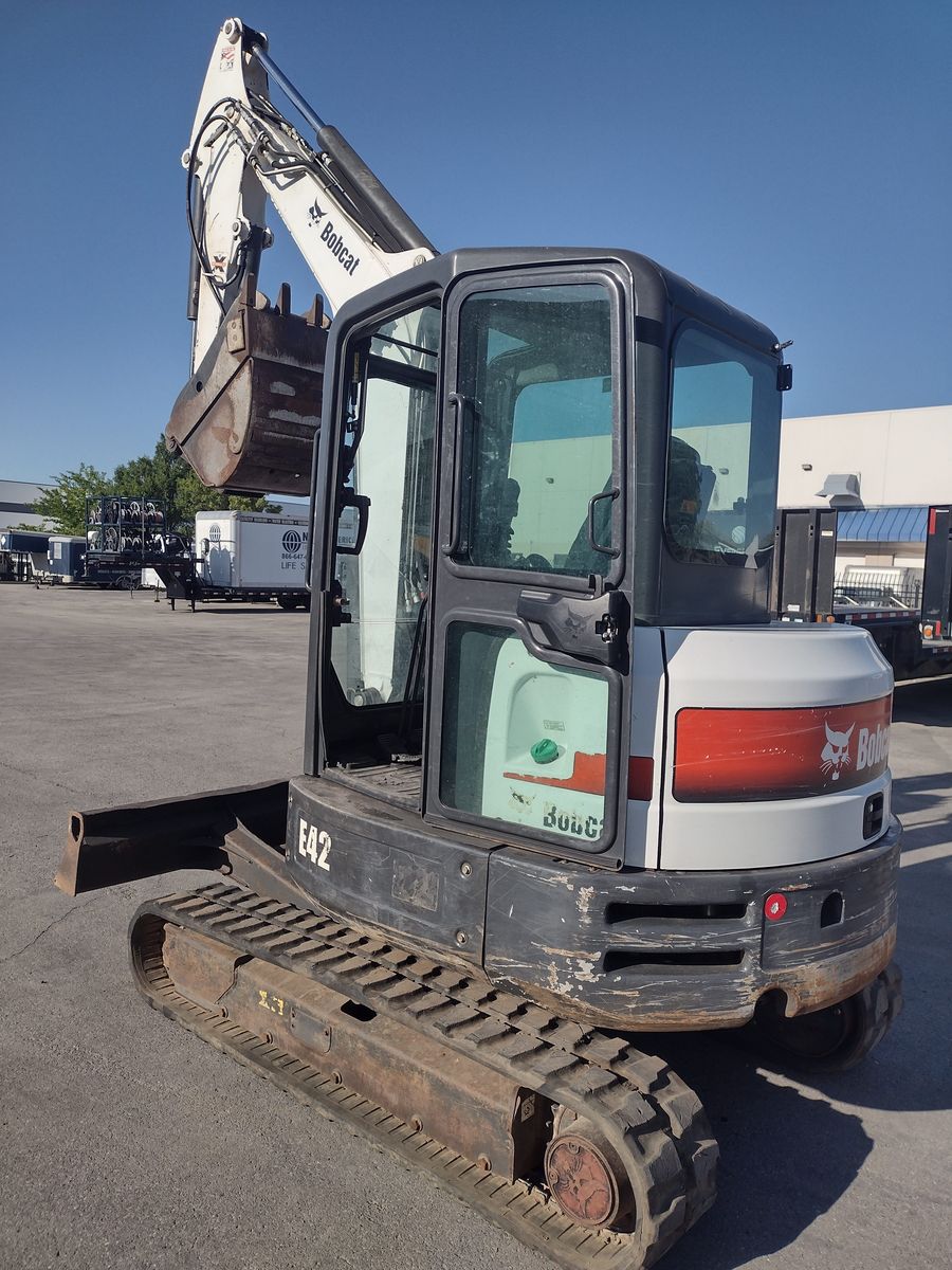 2015 Bobcat E42 Mini Excavator – Cab, Heat/A/C, Long Arm, Hydraulic Coupler