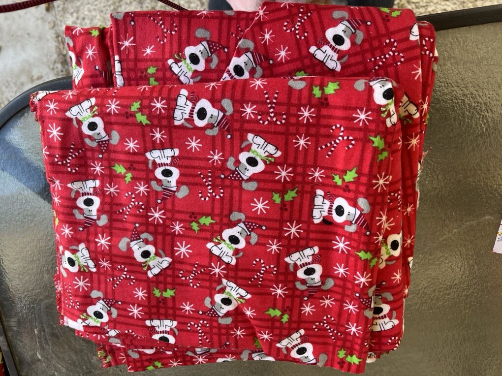 New 4 yd Dog Christmas Fabric Cotton OOP