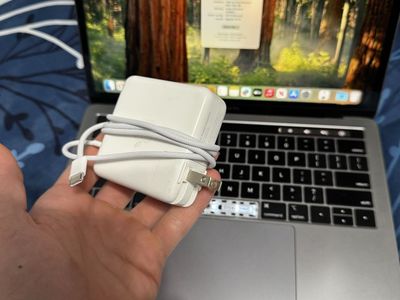 2019 MacBook Pro | 8 GB RAM | 256 Gb SSD