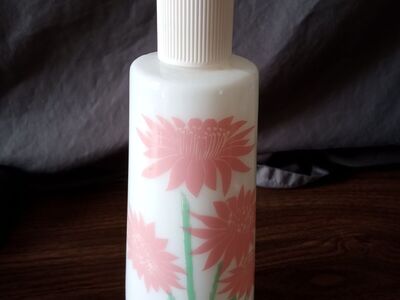 Vintage studio girl 8 oz body lotion white milk glass bottle