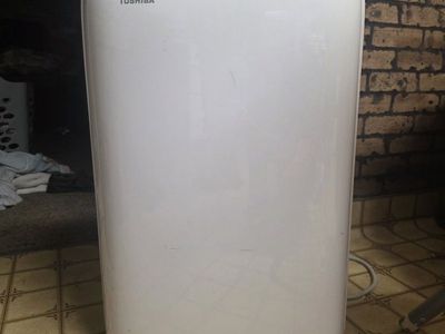 Toshiba Portable AC Unit - White, includes vent hose