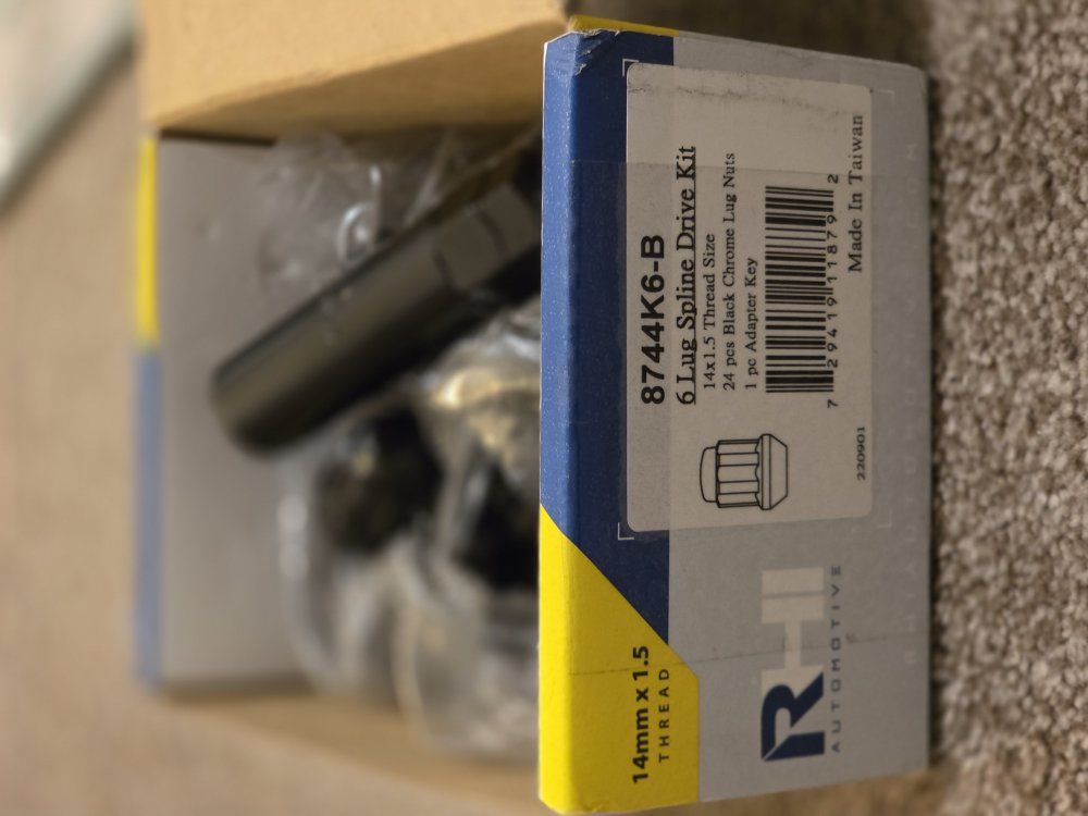 14X1.5 Closed End Spline 6 Lug Nuts 1.38" Black 24