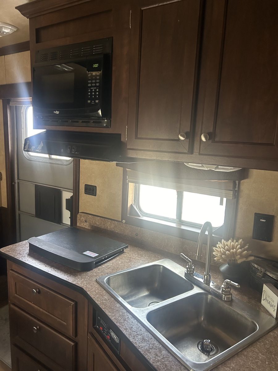 Main image 6