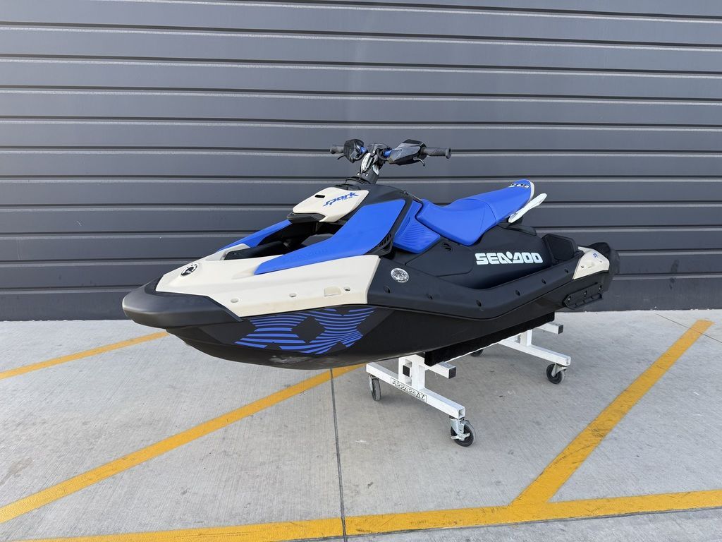 2025 Sea-Doo Spark™ Trixx for 3 Rotax® 900 ACE™ - 90 iBR