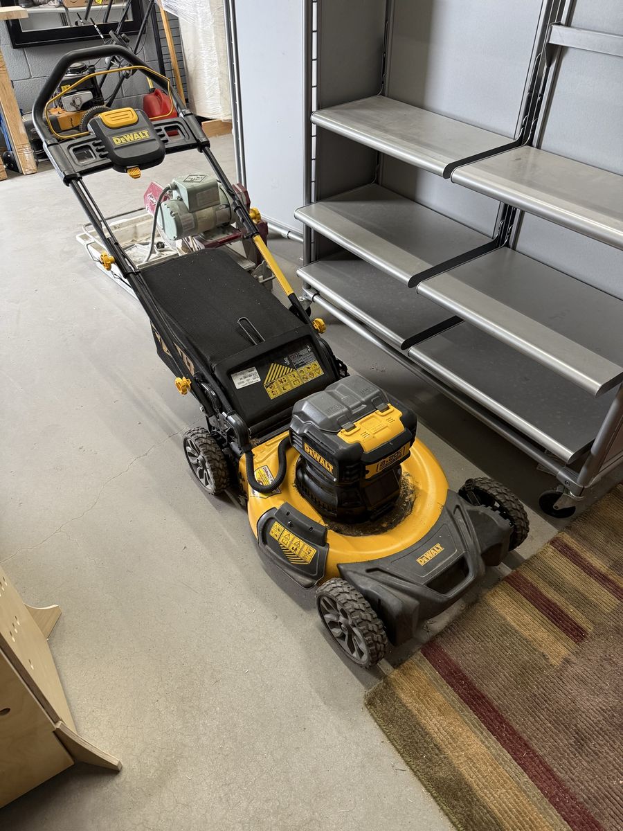 Dewalt 20 volt lawn mower