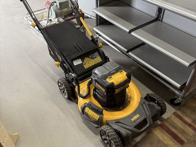 Dewalt 20 volt lawn mower