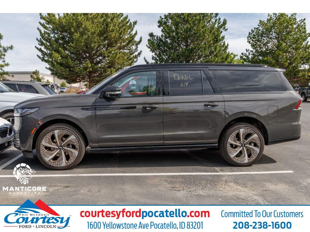 2025 Lincoln Navigator L Black Label