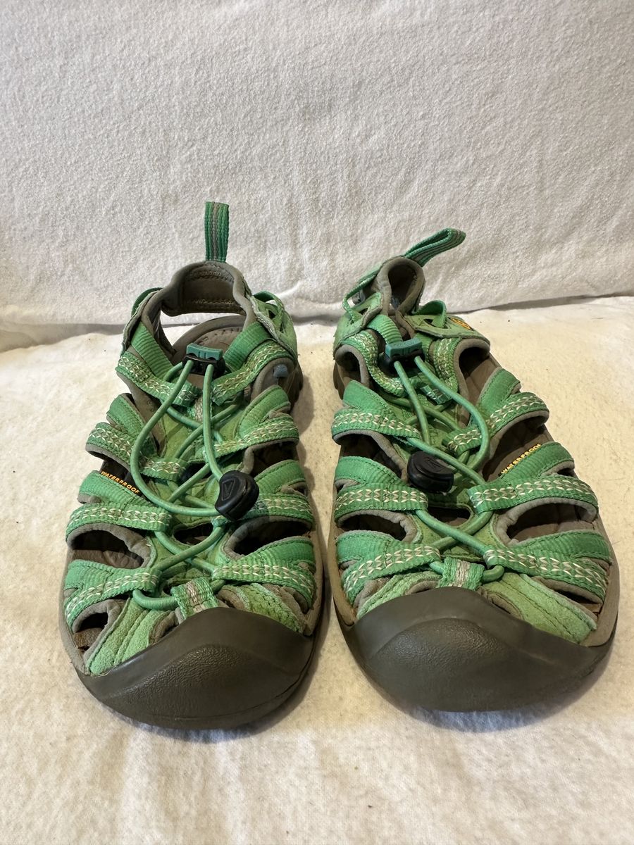 Keen Women’s 6.5 Green Slim Fit, Hiking Sandals