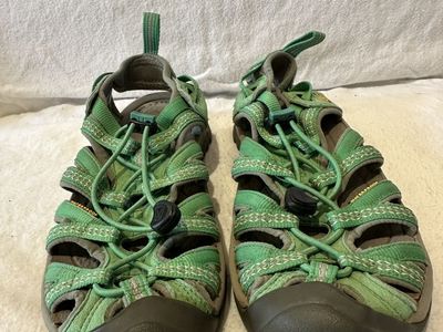 Keen Women’s 6.5 Green Slim Fit, Hiking Sandals