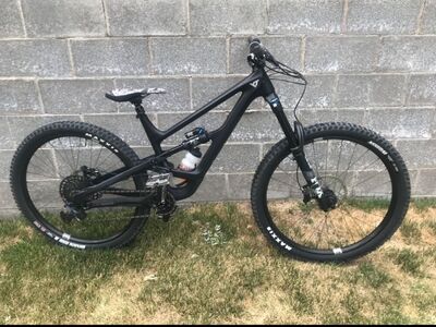 YT Capra Core 3 Carbon Large 29