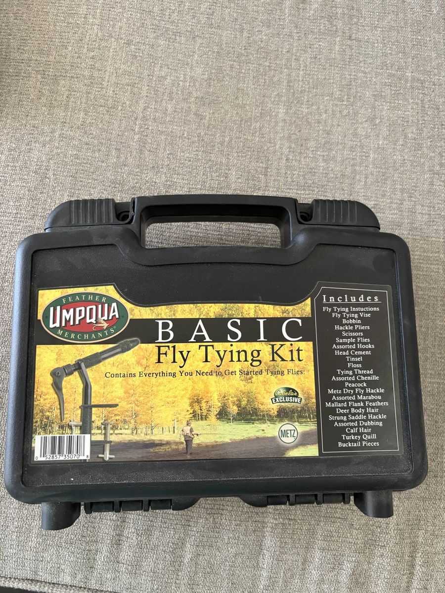 Umpqua Feather Merchants Basic Fly Tying Kit - Complete with Vise & Materials