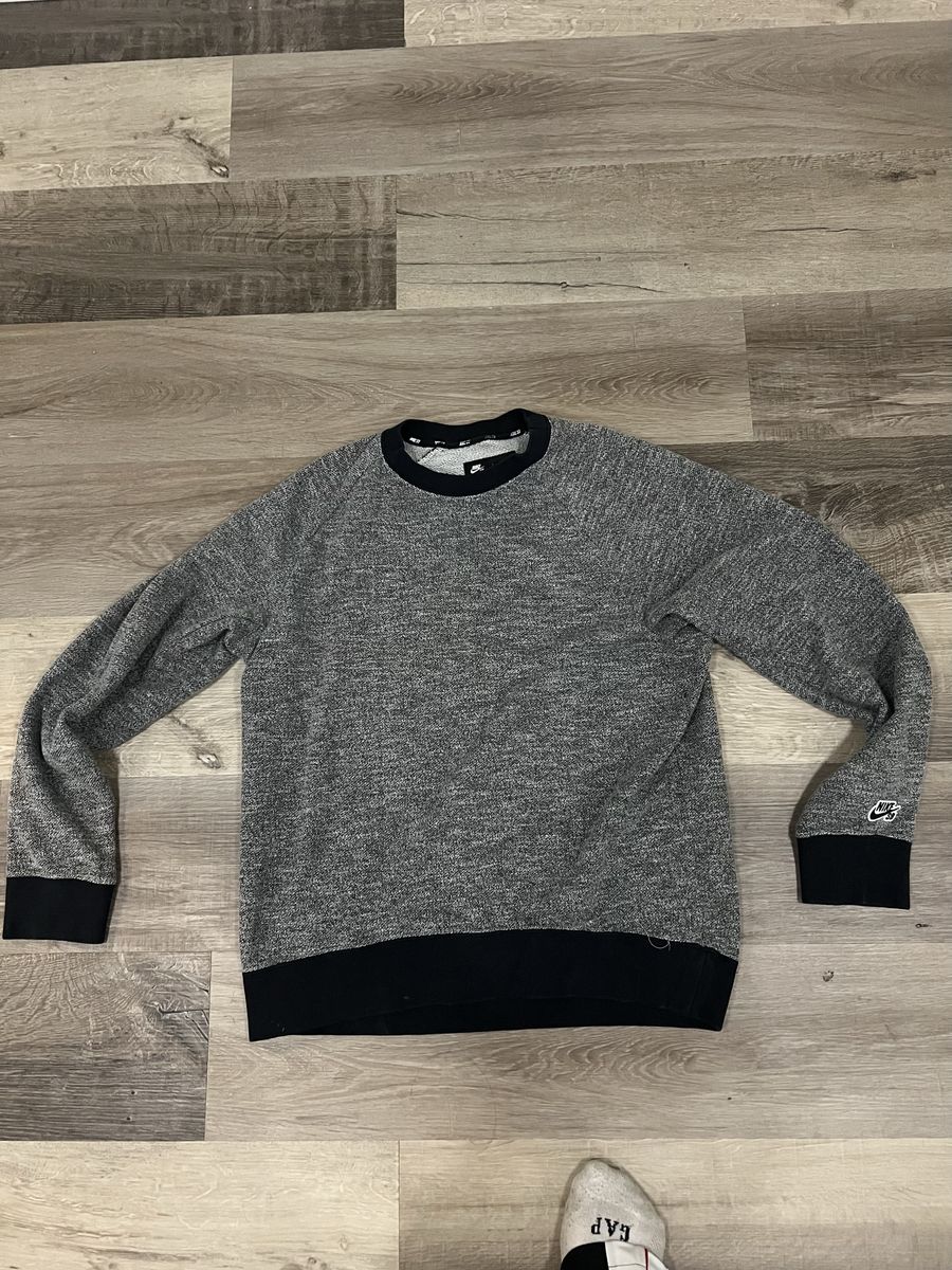 Nike SB Gray Black Crewneck Sweatshirt Size Large Skateboarding