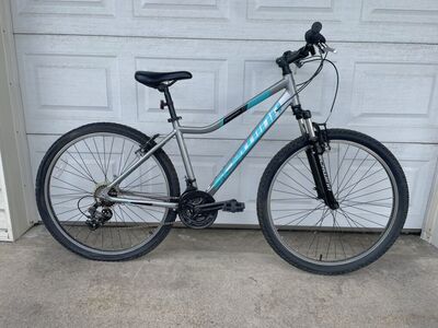 Women's Schwinn Mountain Bike