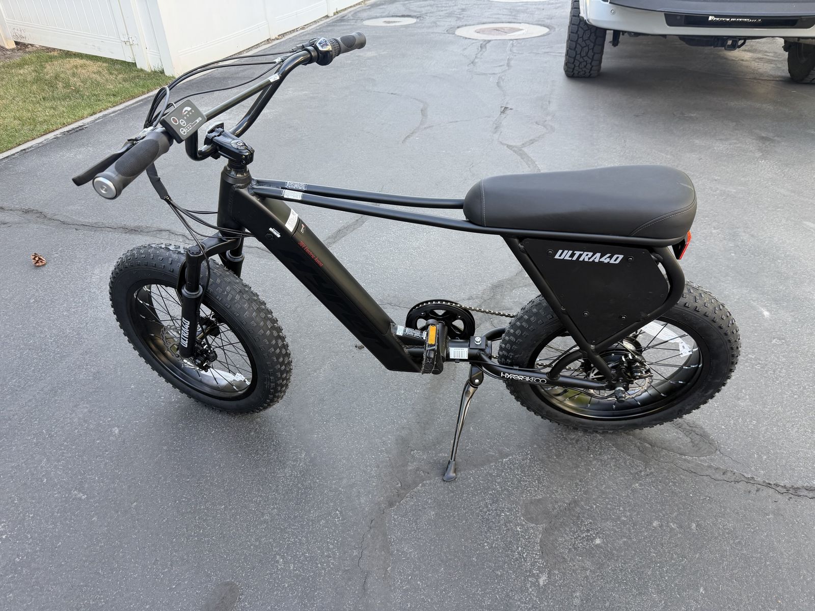Hyper Bicycles 20" Ultra 40, 36V Electric Bike, 250W Motor, Matte Black