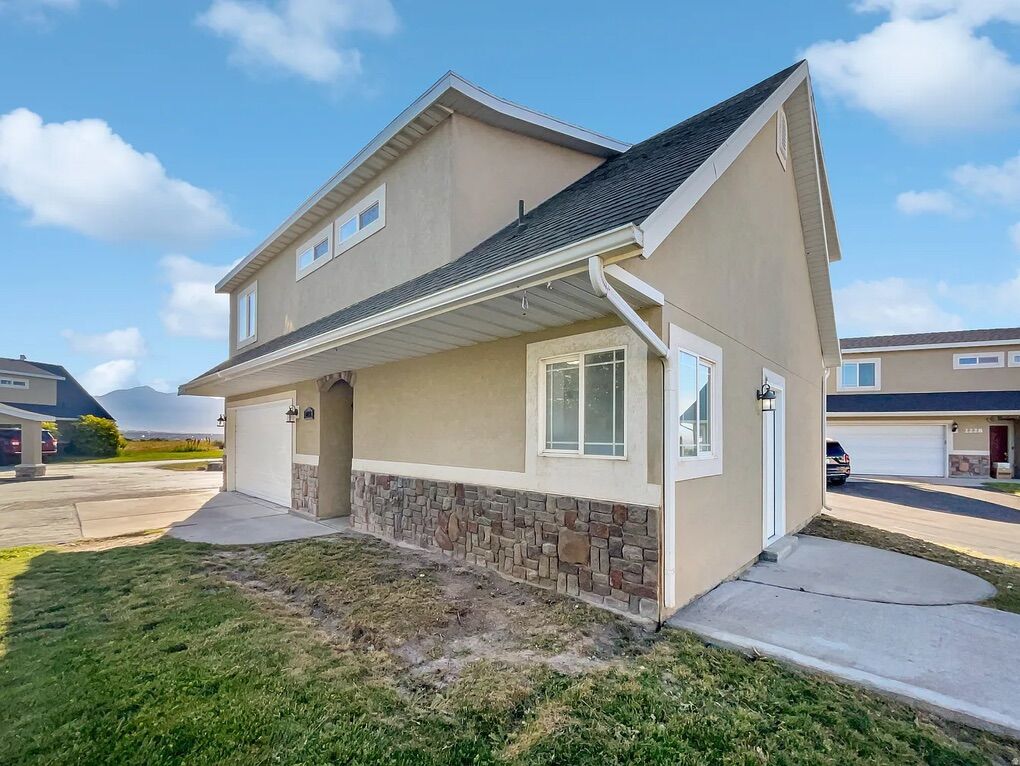 Title  Single Family Home For Rent