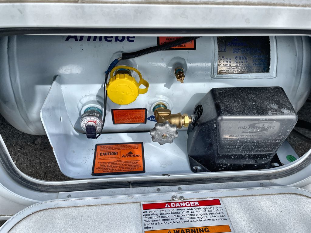 Main image 10