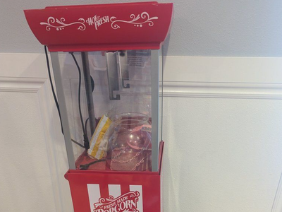 Vintage, Full Size New Popcorn Maker