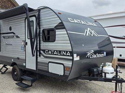 2024 Coachmen Catalina Summit – Like New, Half-Ton Towable couples trailer / maybe 1-2 small kids max