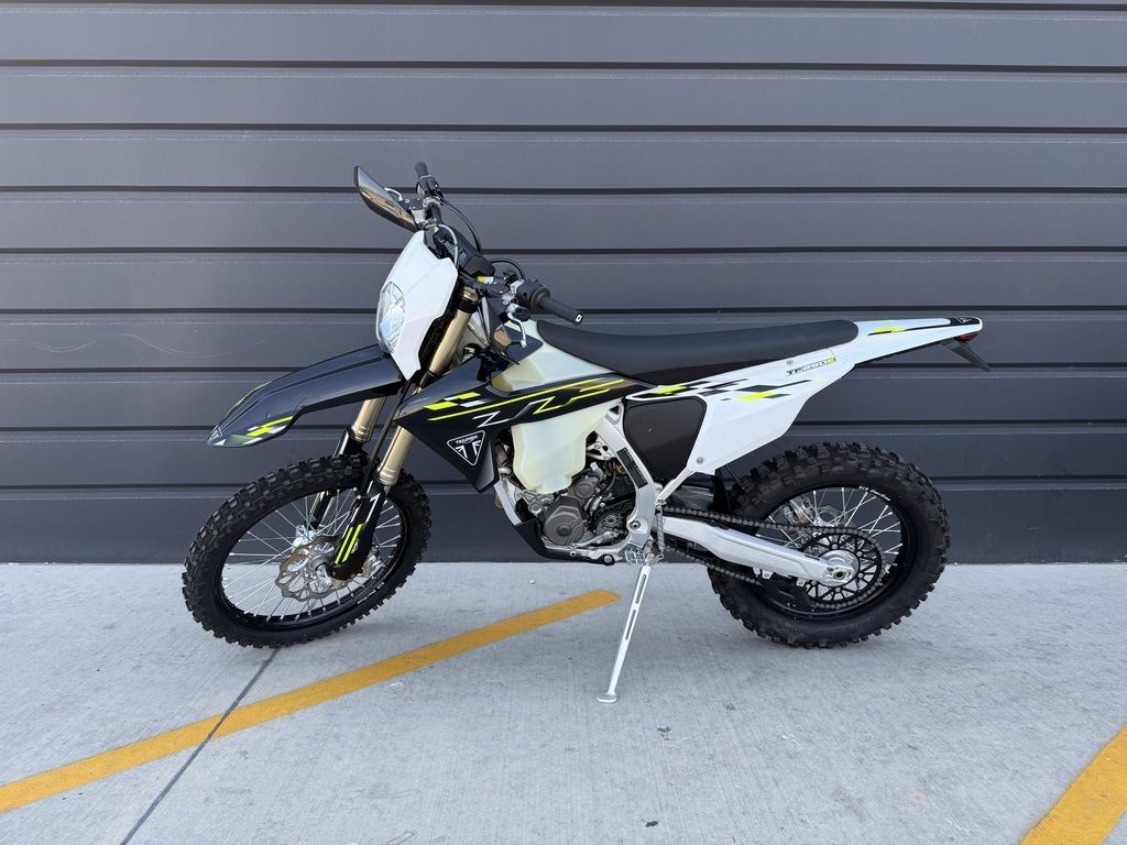 2026 Triumph TF 250-E Jet Black/Pure White